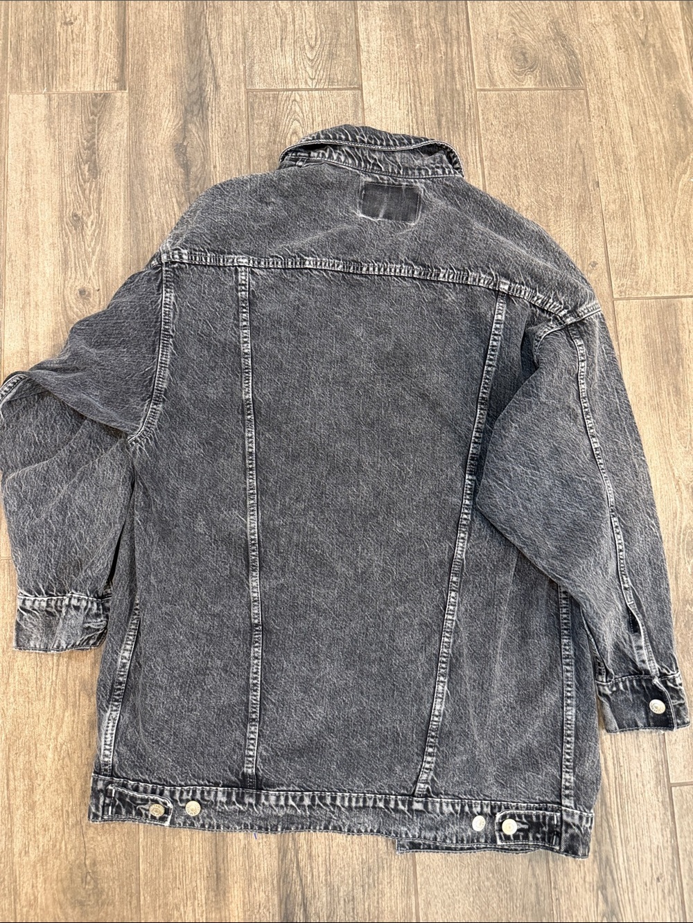 NWT American Eagle Outfitters Washed Black Oversized Denim Jacket - Picture 4 of 5